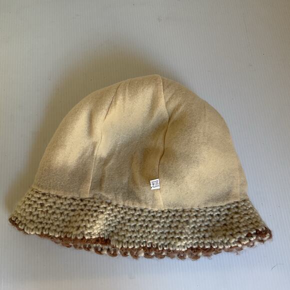 Vintage Bucket Hat Sherpa Crochet Cloche Cream Brown with Faux Fur Flower Accent - Picture 10 of 12
